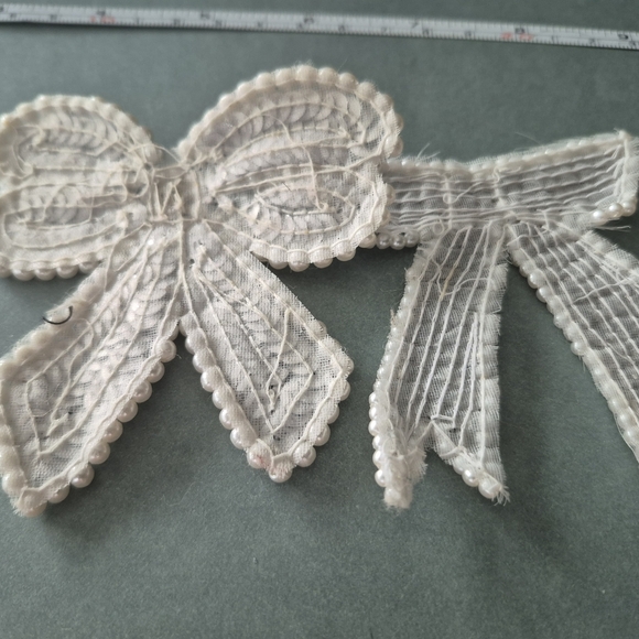 Elegant Silver and Pearl Bows Applique - Picture 3 of 5
